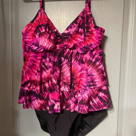 Miraclesuit Pink and Black One Piece Swimsuit - Picture 1 of 6